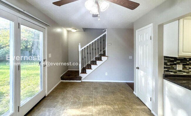 Foto del edificio - 2143 Wadsworth Dr