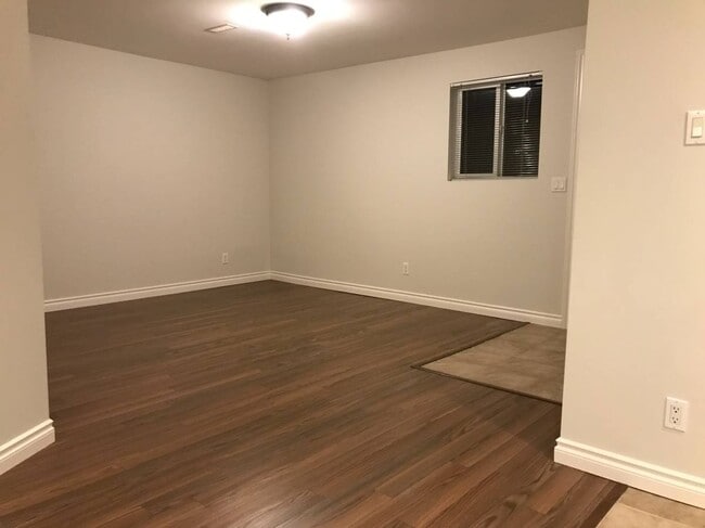 Building Photo - 19165 68A Av