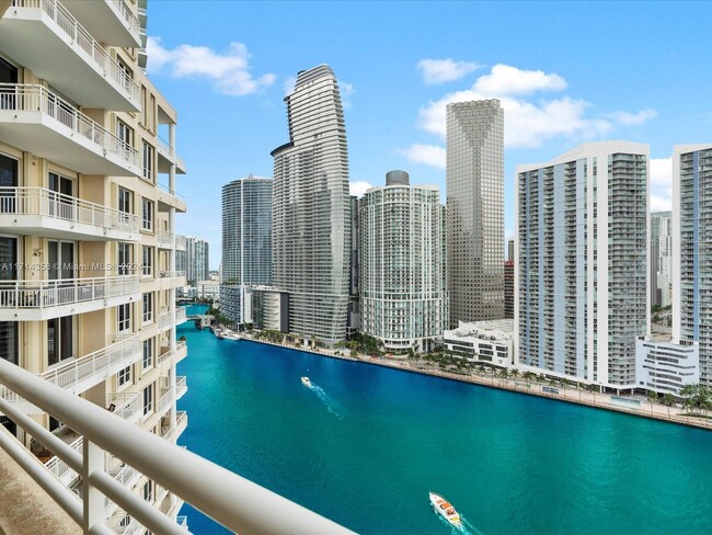 Foto del edificio - 888 Brickell Key Dr