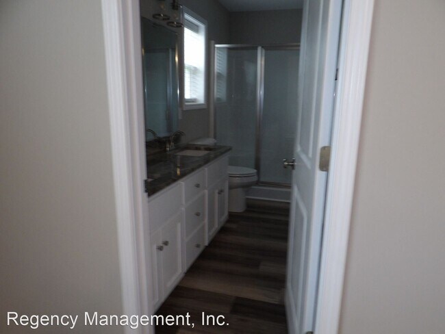 Building Photo - 3 br, 2 bath House - 100 Mapleleaf