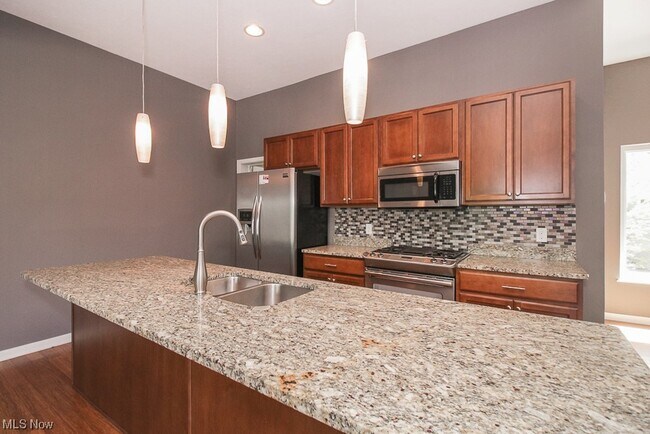 Foto del edificio - 5707 Bridge Ave