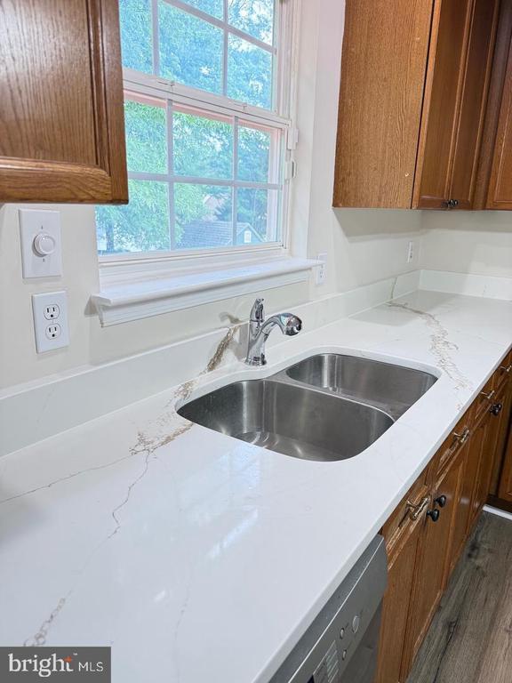 Foto del edificio - 5703 Westchester Ln