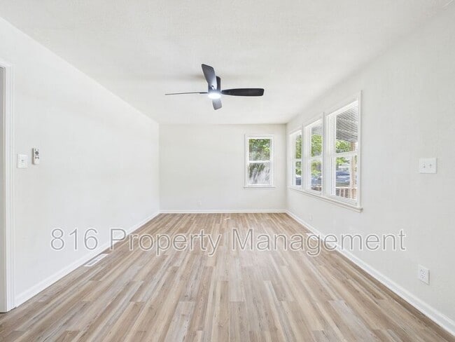 Foto del edificio - 175 Novak St