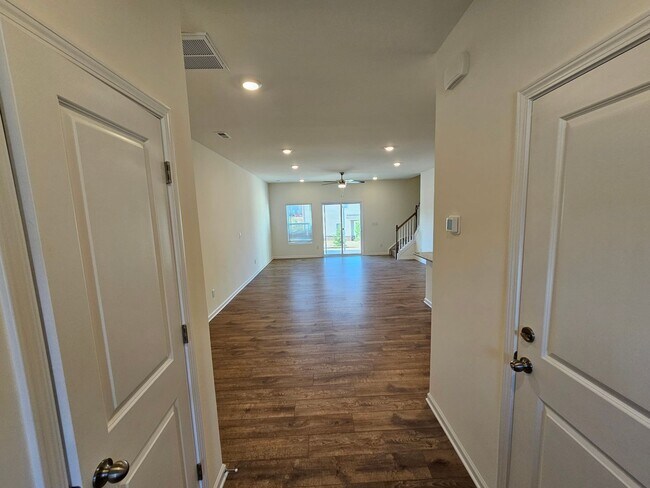 Foto del edificio - Brand New Town Home in Kellerton Place, Mo...