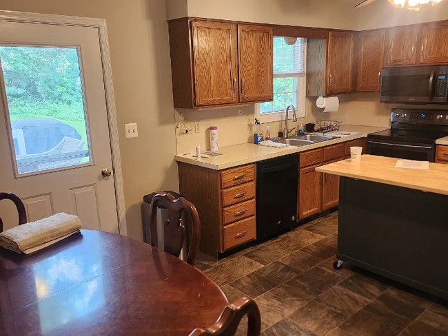Foto del edificio - 3181 Thornapple Dr