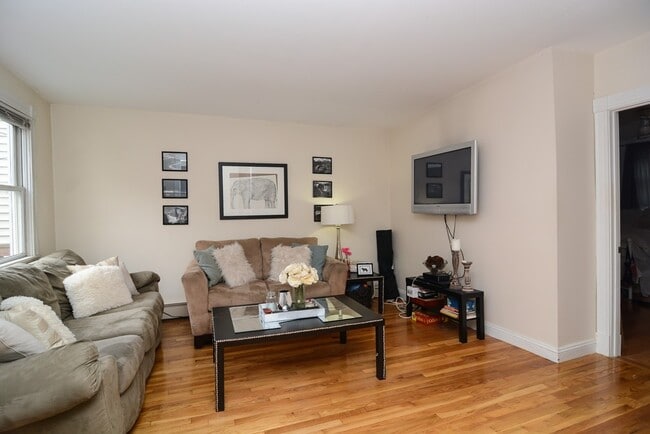 Foto del edificio - 546 E 8th St