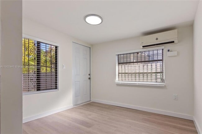 Foto del edificio - 218 SW 6th Ave