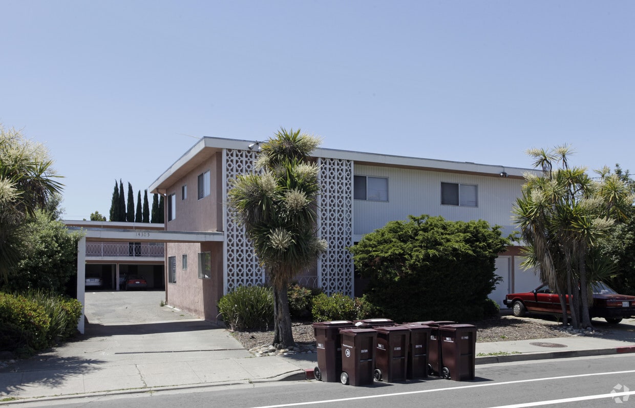 Primary Photo - 14305 Bancroft Ave