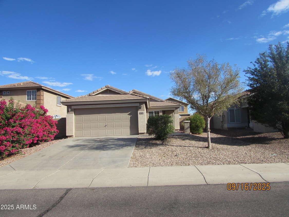 Foto principal - 22212 W Tonto St