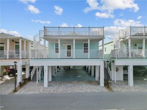 Building Photo - 257 NE Coastal Dr