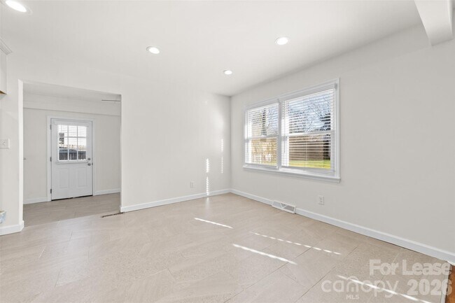 Foto del edificio - 4005 Abbeydale Dr