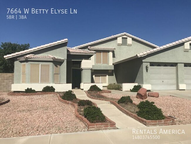 Building Photo - Beautiful Large split level home!