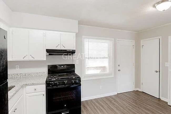 Building Photo - 4833 Delray Dr