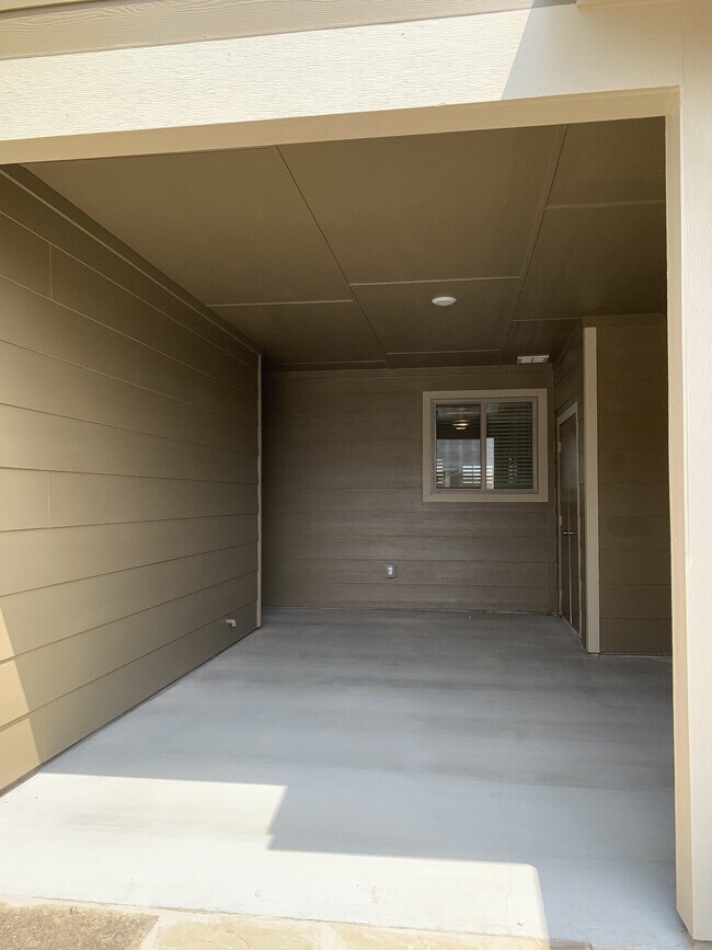 Building Photo - 7607 Stonehollow