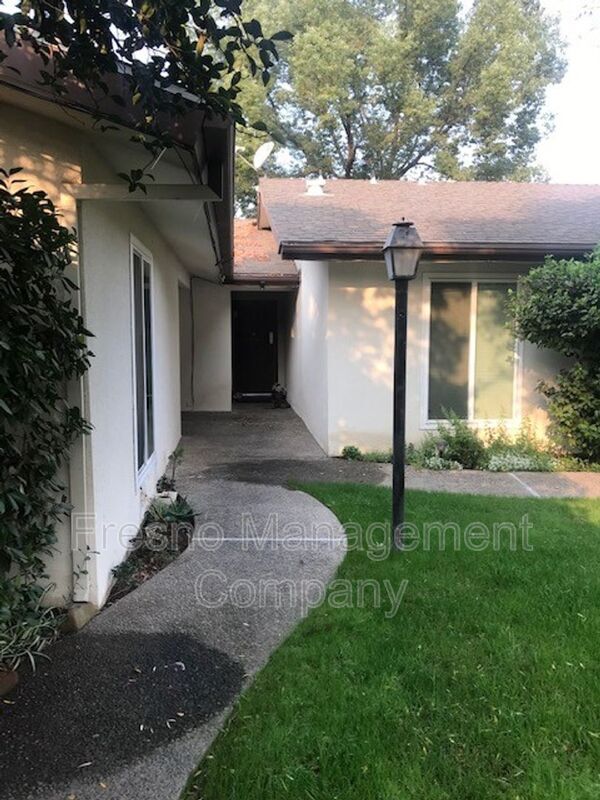 Building Photo - 1537 W Fairmont Ave