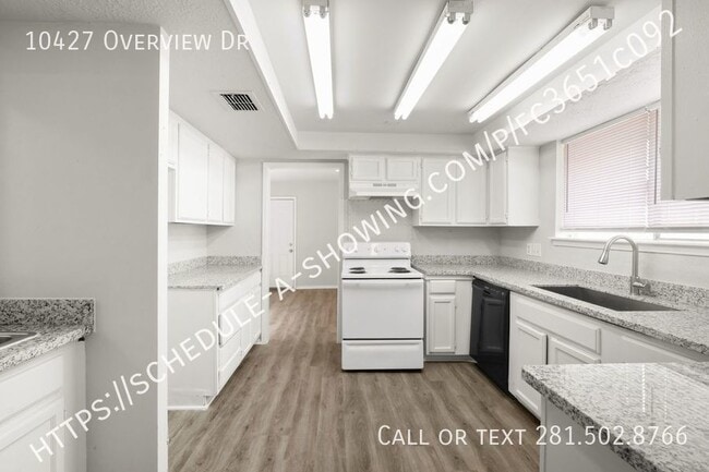 Building Photo - AVAILABLE NOW!