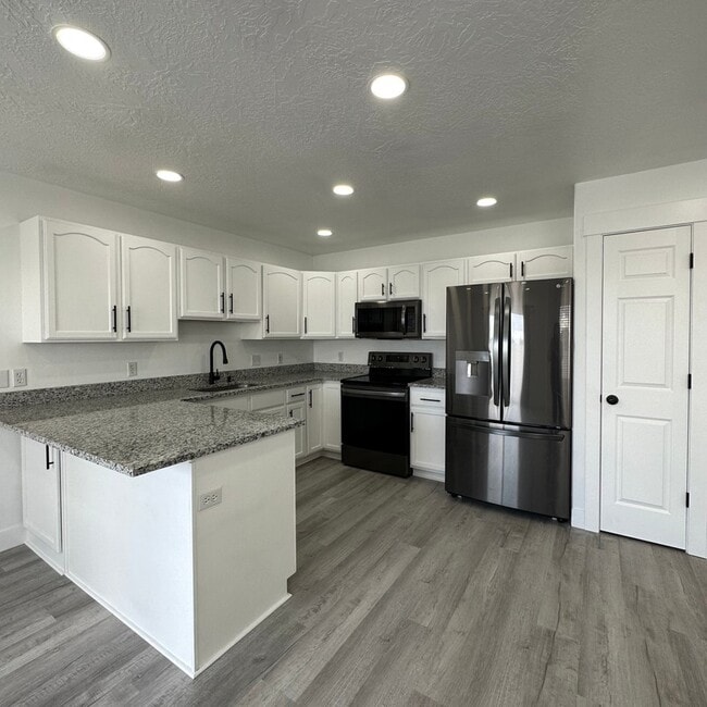 Building Photo - 1212 S 1410 E