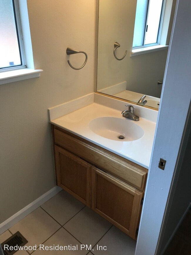 Foto del edificio - 3 br, 2.5 bath House - 2179 Zinfandel Avenue