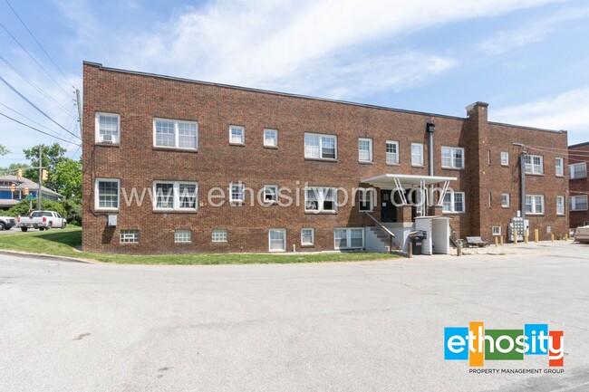 Building Photo - 4815 E Washington St
