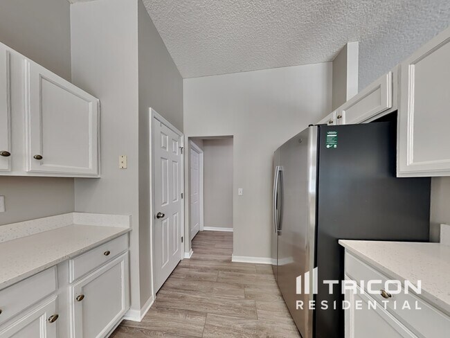 Foto del edificio - 1624 River Breeze Dr