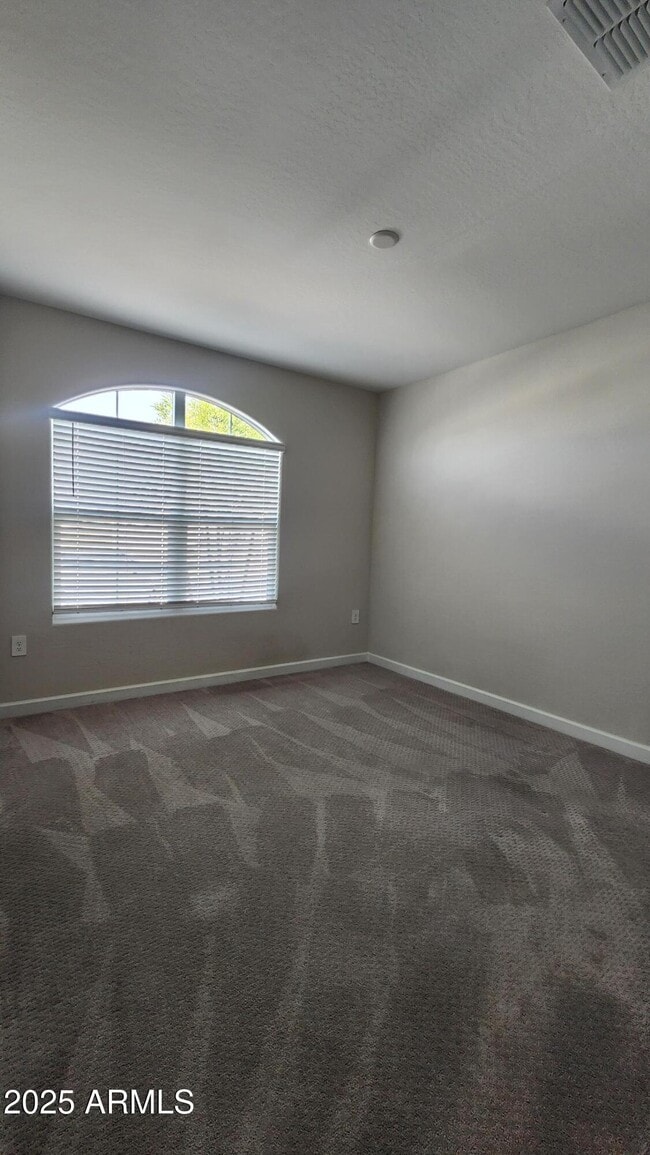 Foto del edificio - 37845 W Santa Barbara Ave