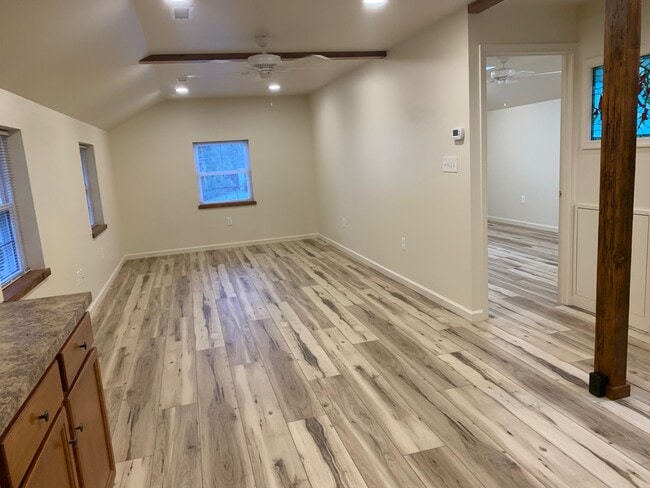 Foto del edificio - 2028 Store Rd