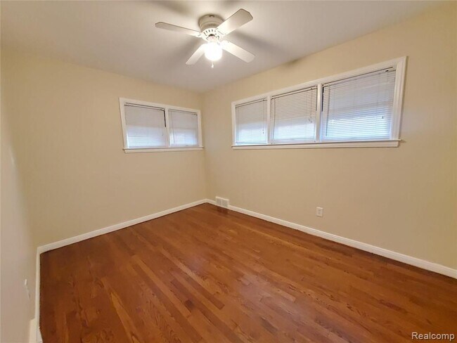 Foto del edificio - 11314 Lenore Ave