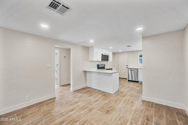 Foto del edificio - 750 W 1st Pl