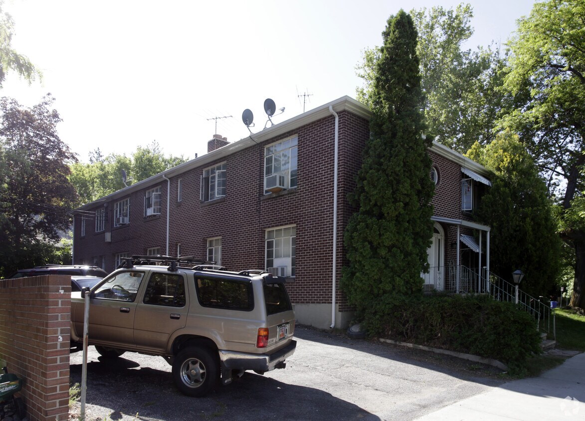 Building Photo - 1009 E 200 S