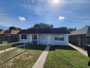 Building Photo - 1414 NW 8th Ave