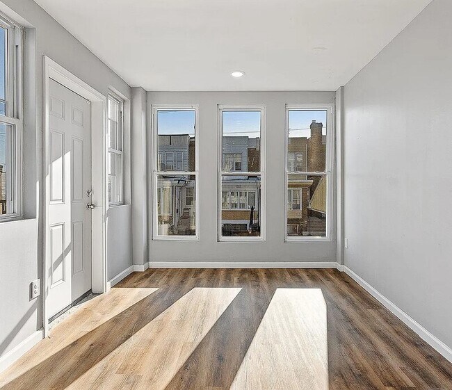 Foto del edificio - 1754 Georges Ln