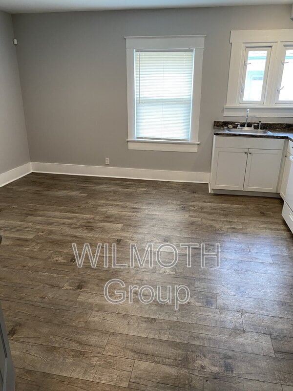 Building Photo - 129 W Hendricks St