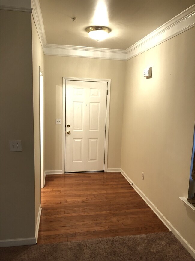 Building Photo - Conyers 3 Bed 2.5 Bath in Gated Community.