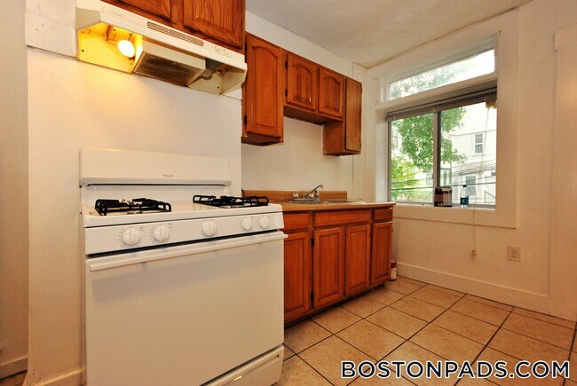 Building Photo - 11 Forbes St