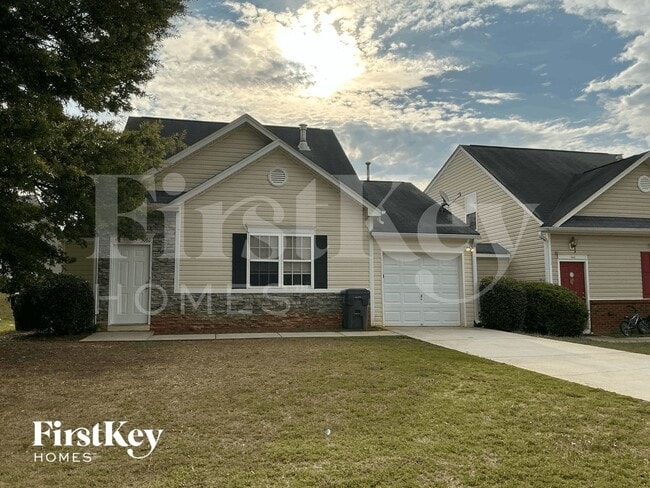 Building Photo - 3080 Lakeside Cir