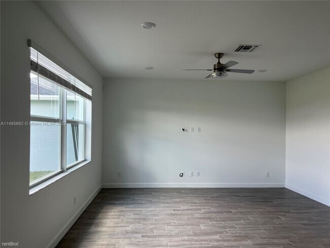 Building Photo - 4 br, 3 bath House - 19676 Blooming Orchar...