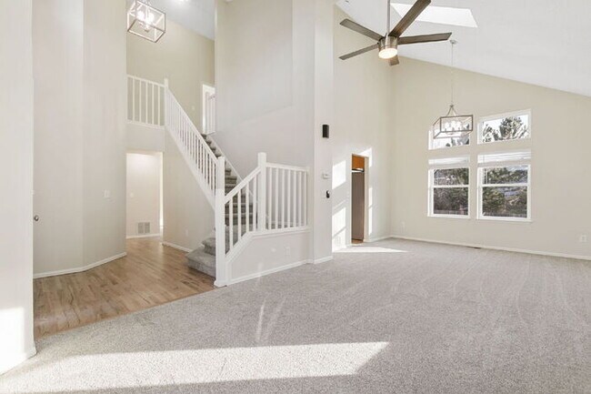 Foto del edificio - Save Big: Free December Rent + $1,000 Off January at This Updated Briargate Home