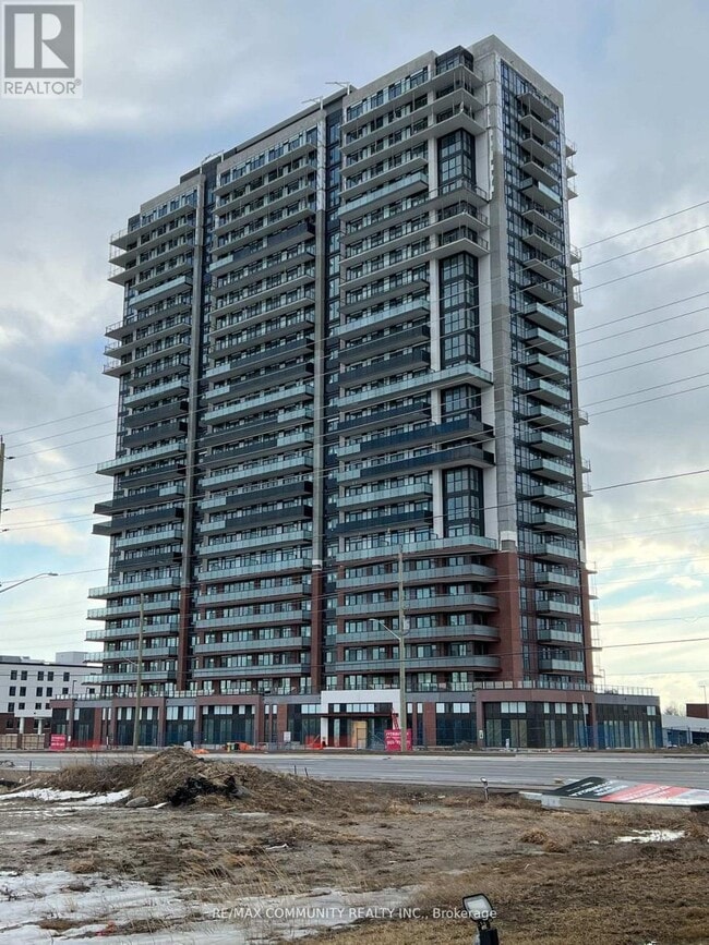 Building Photo - 2550 Simcoe St N