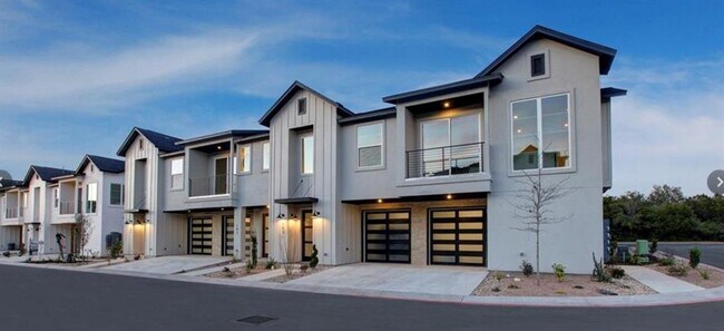 Building Photo - 12001 Vista Parke Dr