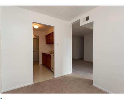 Foto del edificio - 3301 Valley Dr