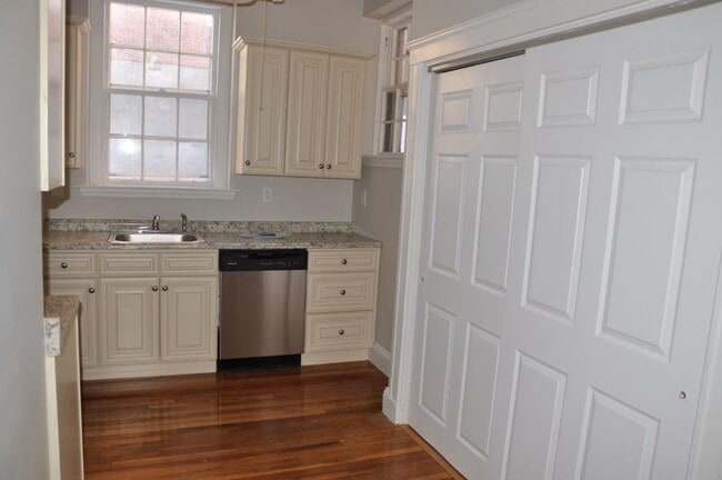 Kitchen - 20 Marshal St