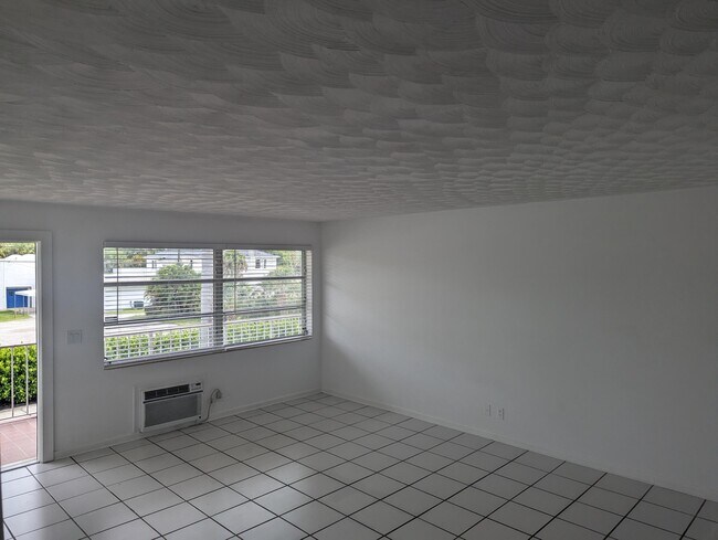 Building Photo - 4800 N Flagler Dr