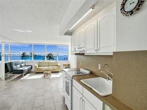 Building Photo - 209 N Fort Lauderdale Beach Blvd