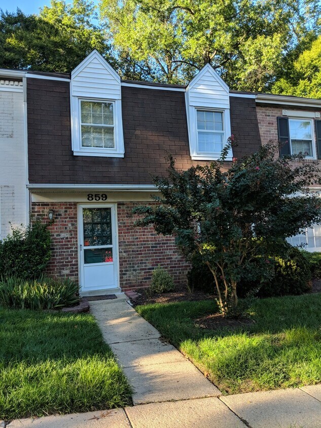 Primary Photo - Regent Square Townhouse, Rockville MD