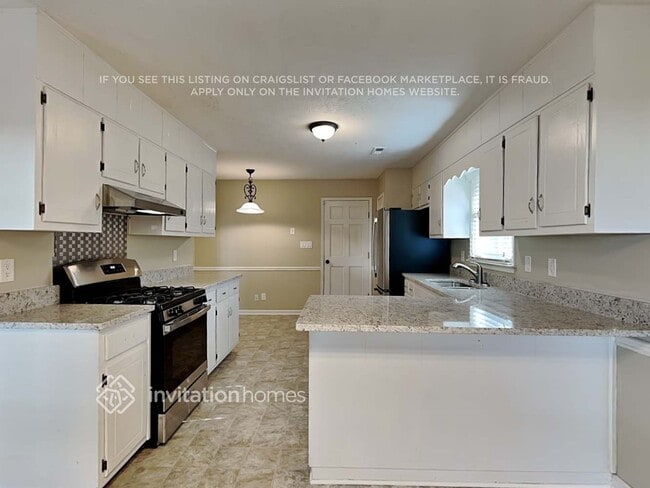 Foto del edificio - 115 Silver Springs Dr