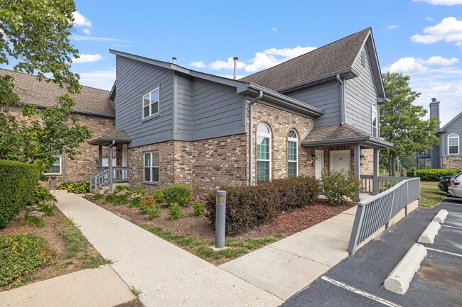 Photo - 15 FOXCROFT Rd Apartment