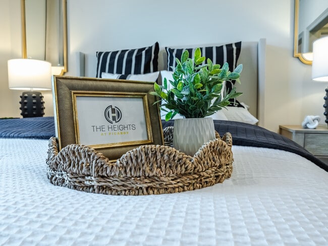 Foto principal - The Heights at Picardy