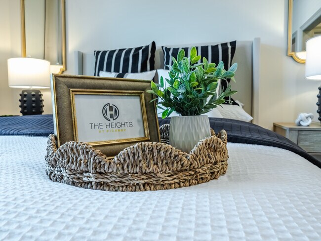 Foto principal - The Heights at Picardy