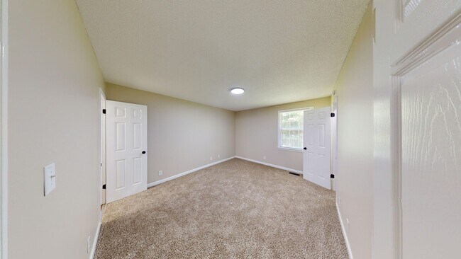 Building Photo - 1487 Nichols Dr