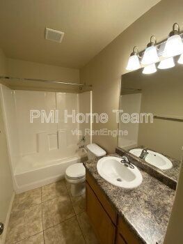 Building Photo - 2510 Charleston Ave